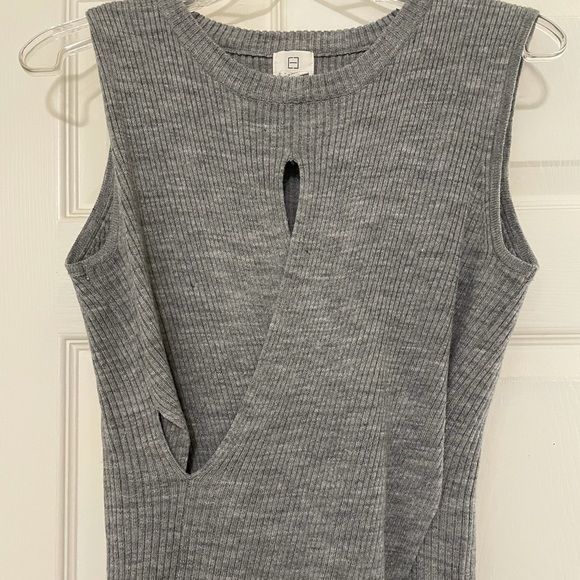 Grey knit sleeveless tunic - Picture 2 of 12